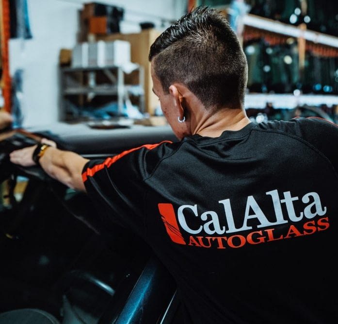CalAlta Autoglass Calgary windshield replacement and rock chip repair